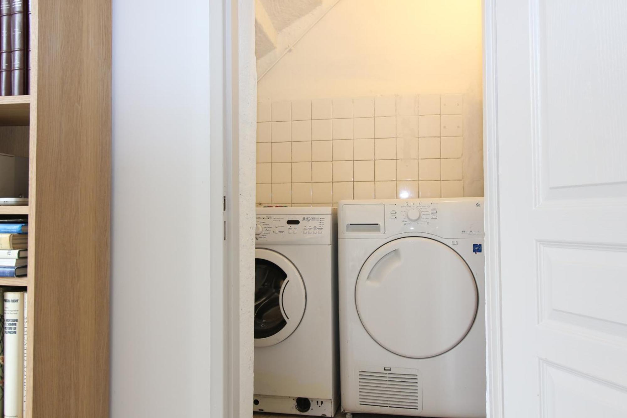 Apartment T3 Hypercentre Proche Commerce- Parking - 2 Wifi Gratuit *