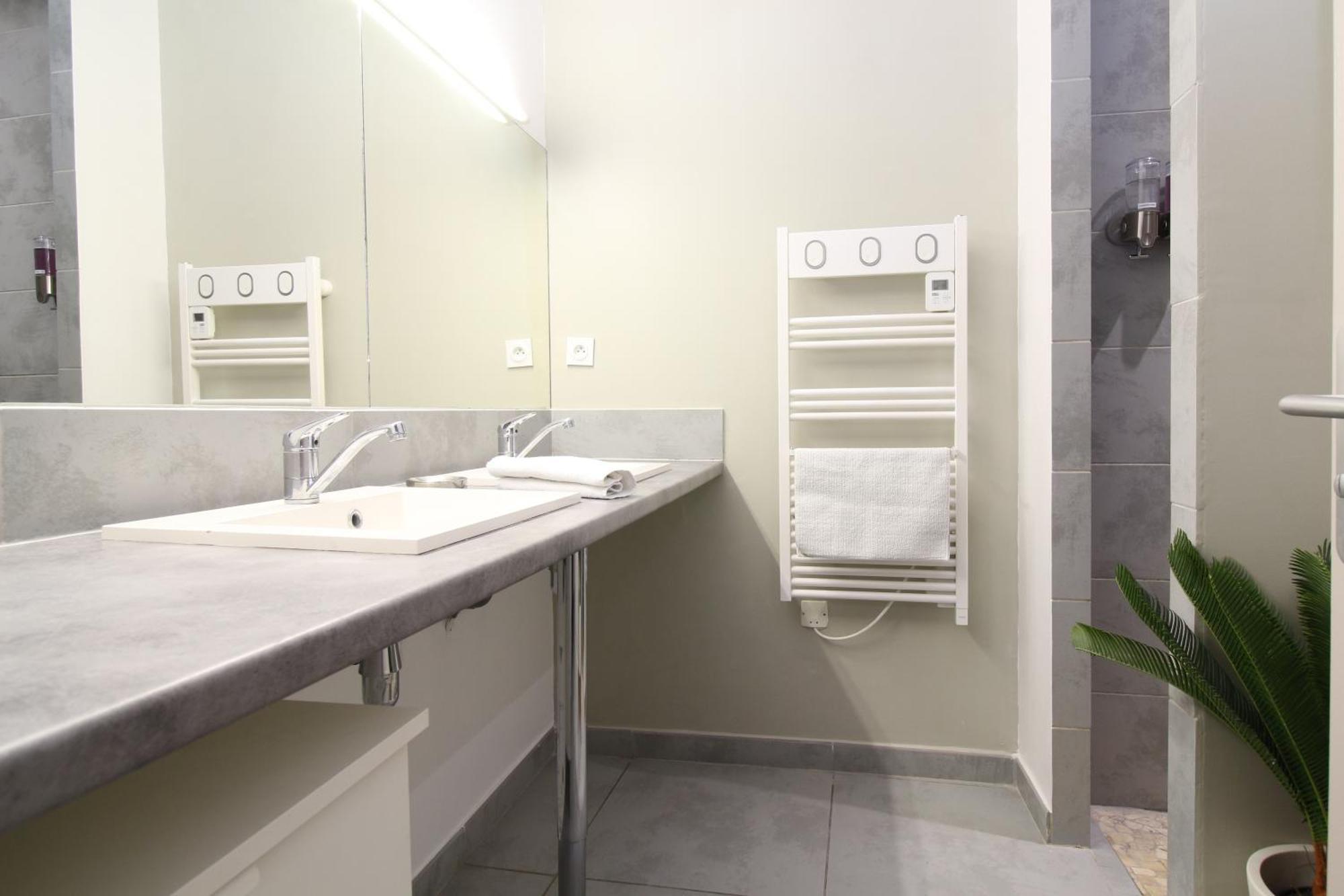 T3 Hypercentre Proche Commerce- Parking - 2 Wifi Gratuit Apartment *